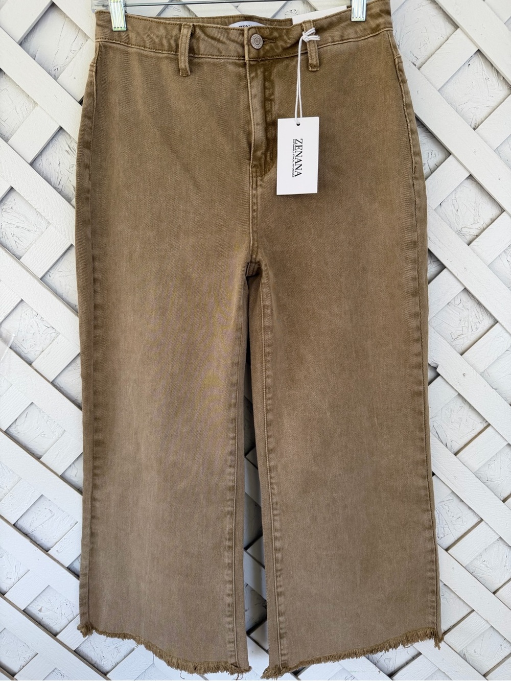 Zenana Outfitters Tan High-Rise Frayed Hem Wide Leg Jeans Boho size M